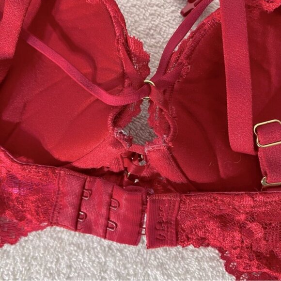 La Senza Beyond Sexy Red Lace Strappy Push Up Bra 32C - Picture 13 of 14
